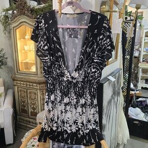 Chic Black and White Floral Blouse